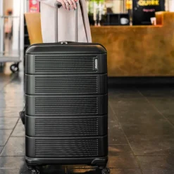 American Tourister Rolling Spinner|Checked<Stratum 2 28 inch Spinner | Altman Luggage
