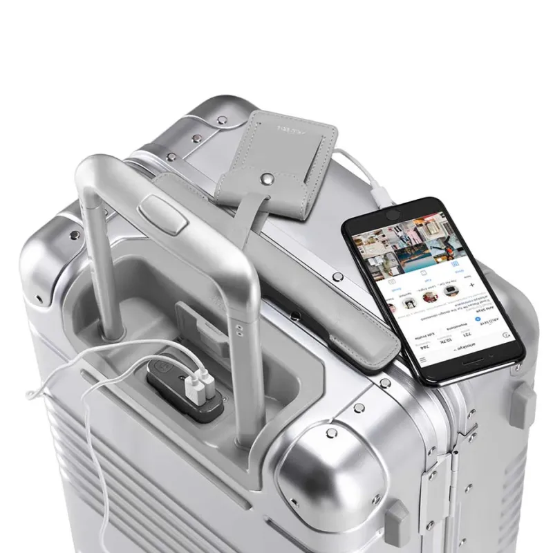 Arlo Skye Carry-on Luggage<The Frame Carry-On Max: Aluminum Edition