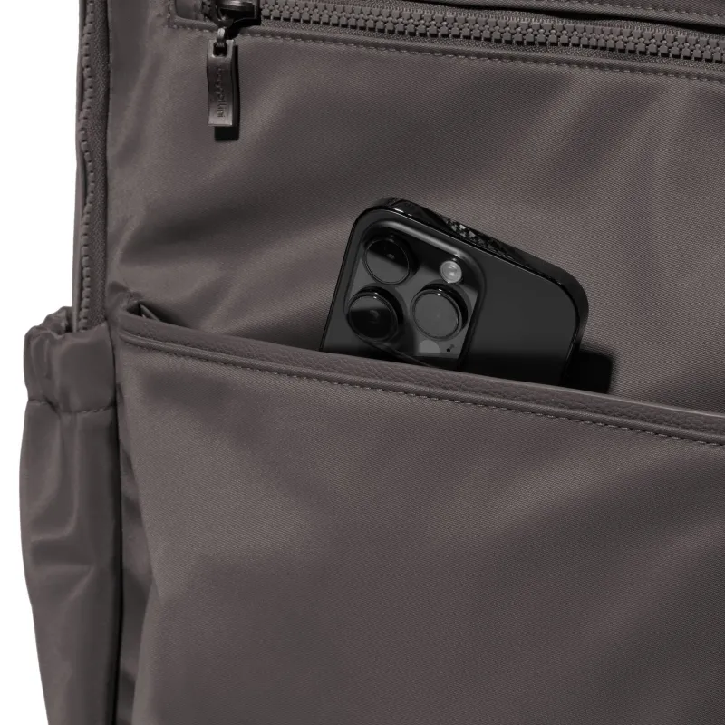 Baggallini Backpacks|Carry-on Luggage<Tribeca Expandable Laptop Backpack | Altman Luggage