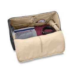 Briggs & Riley Garment Bags|Carry-on Luggage<Briggs and Riley Baseline BL329 Garment Duffle | Altman Luggage