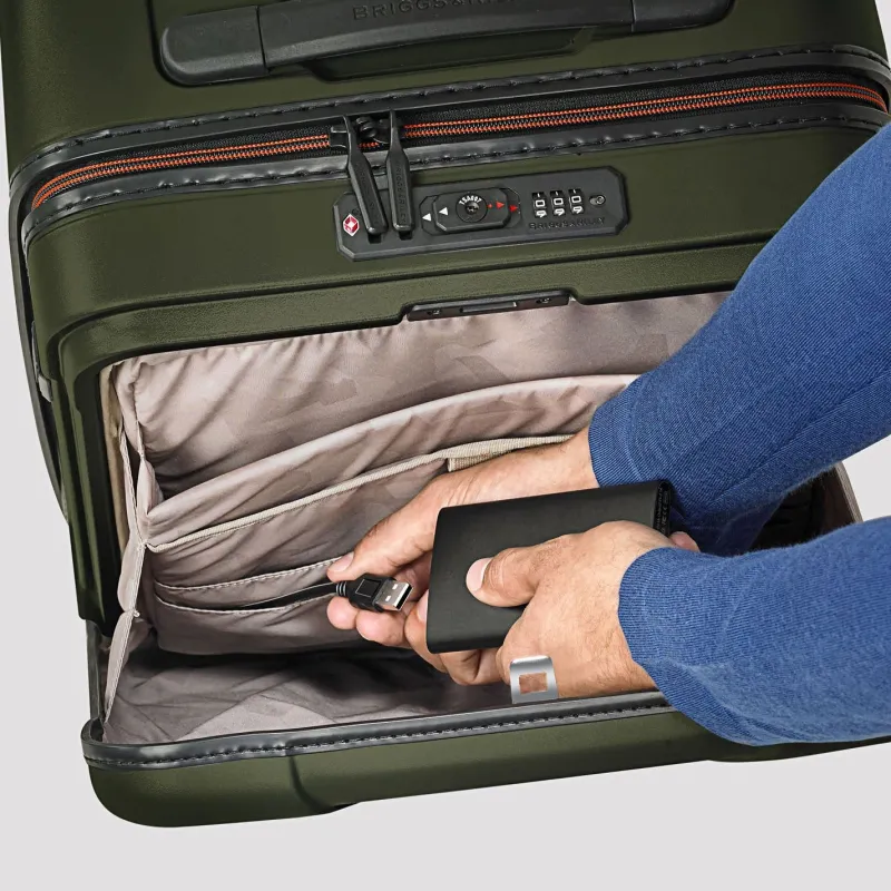 Briggs & Riley Carry-on Luggage<Briggs and Riley Torq QU22SP Domestic Carry on Spinner Hunter