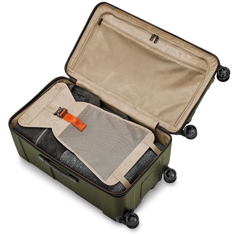 Briggs & Riley Rolling Spinner|Checked<Briggs and Riley Torq QUT228SP Medium Trunk Spinner | Altman Hunter