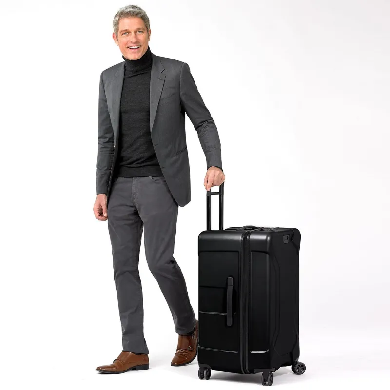Briggs & Riley Rolling Spinner|Checked<Briggs and Riley Torq QUT228SP Medium Trunk Spinner | Altman Stealth