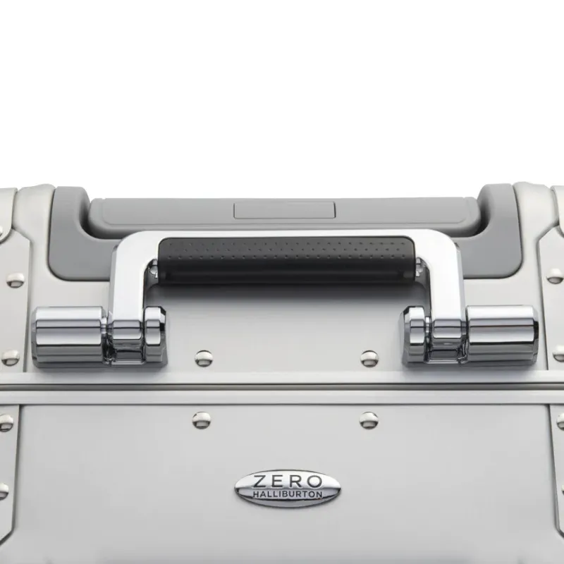 Zero Halliburton Carry-on Luggage<CLASSIC ALUMINUM 3.0 International Carry-on 33L