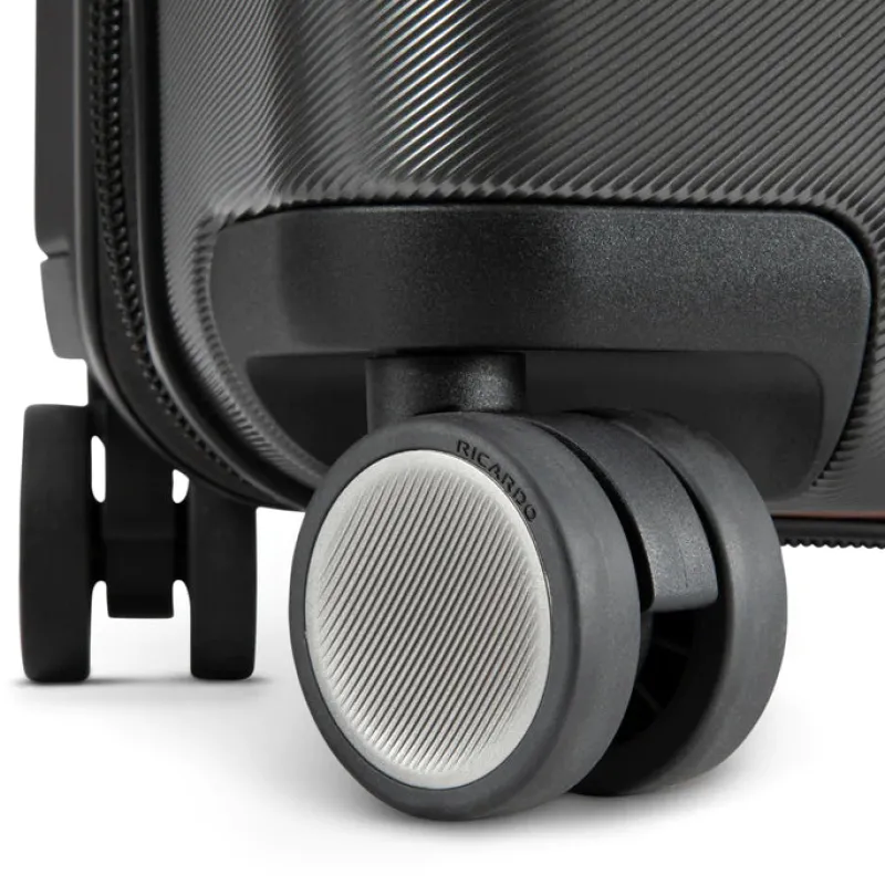 Ricardo Checked<Montecito 2.0 Hardside Medium Check in Expandable Spinner