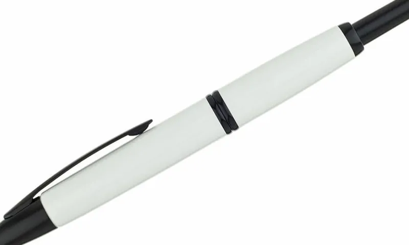 Pilot Fountain<Vanishing Point Fountain Pen White with Black Matte