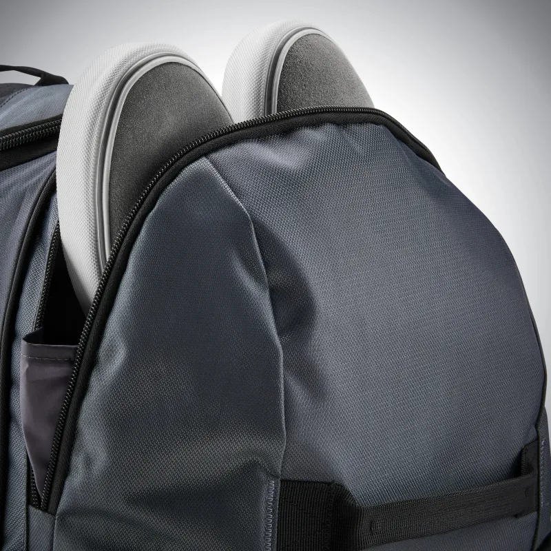 Samsonite Wheeled Duffels<Andante 2 22 Wheeled Duffel River Rock Black | Altman Luggage