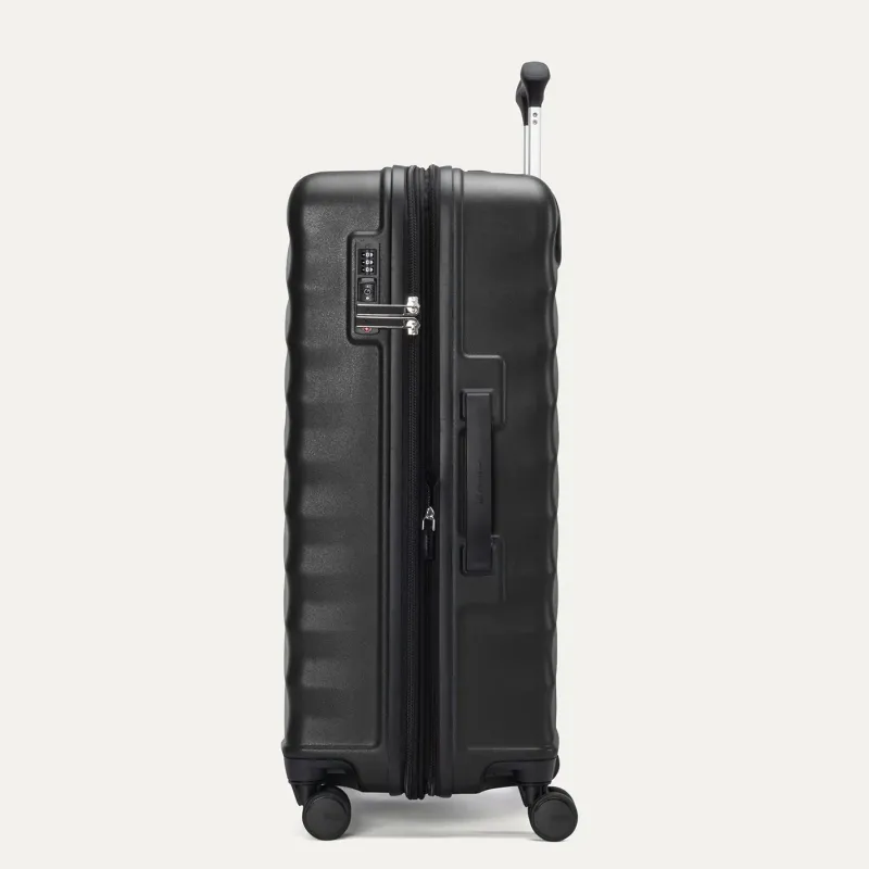 Travelpro Checked<Maxlite Air V2 Large Check-In Hardside Spinner