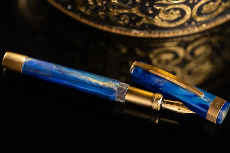 Visconti Fountain<Opera Gold Fountain Pen | Altman Luggage